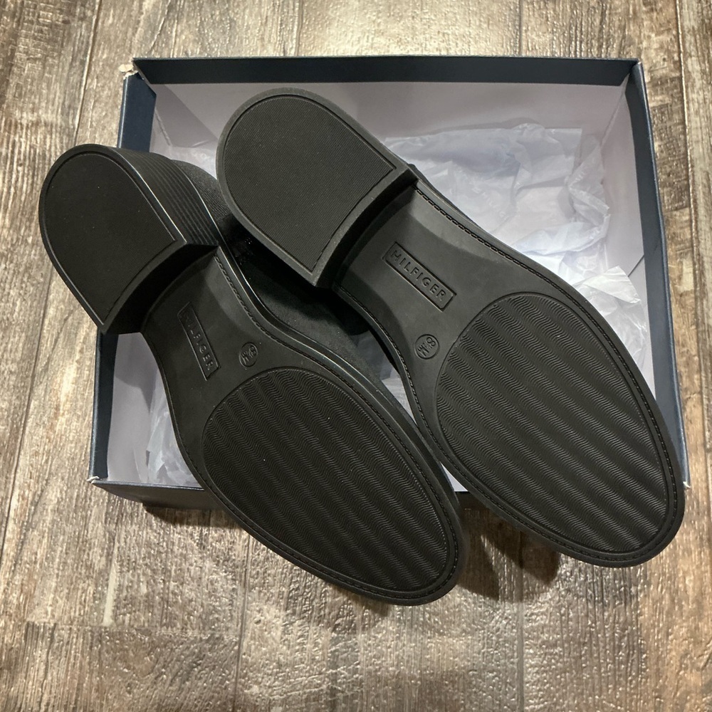 Tommy Hilfiger Women's Black Ankle Booties with Gold Accent Size 8.5 - Picture 15 of 16
